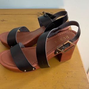 Dunes black chunky heel sandel